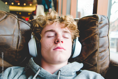 Teenager lost in music, a m...