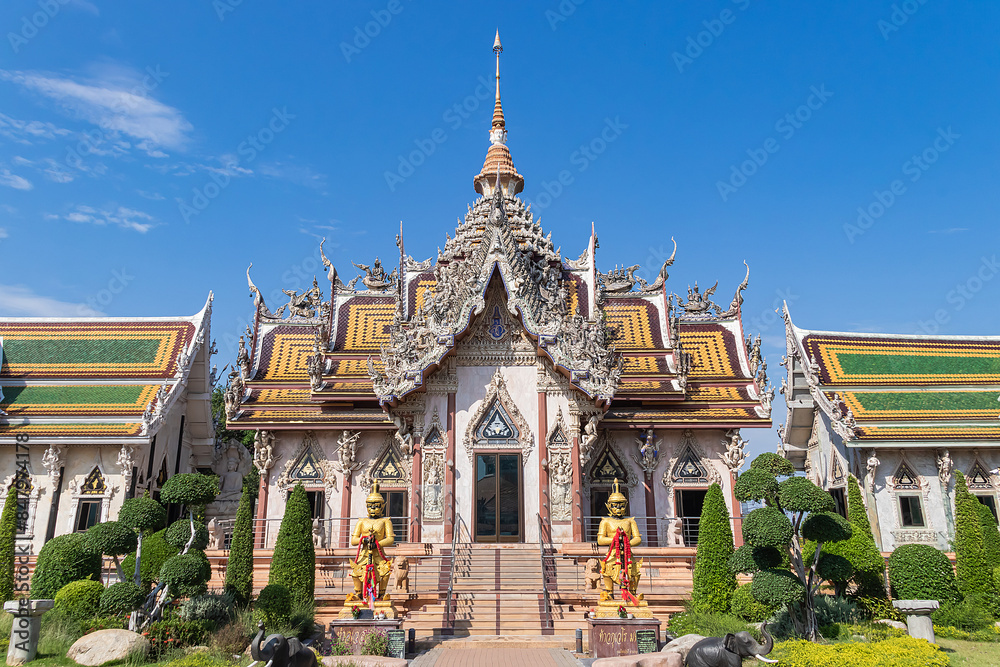 Wat Si Sa Thong or gold head is ancient ubosot ordination hall or antique old church for people visit located in Nakhon Chai Si District, Nakhon Pathom Province. Wat Si Sa Thong or gold head is ancient ubosot ordination hall or antique old church for people visit located in Nakhon Chai Si District, Nakhon Pathom Province.