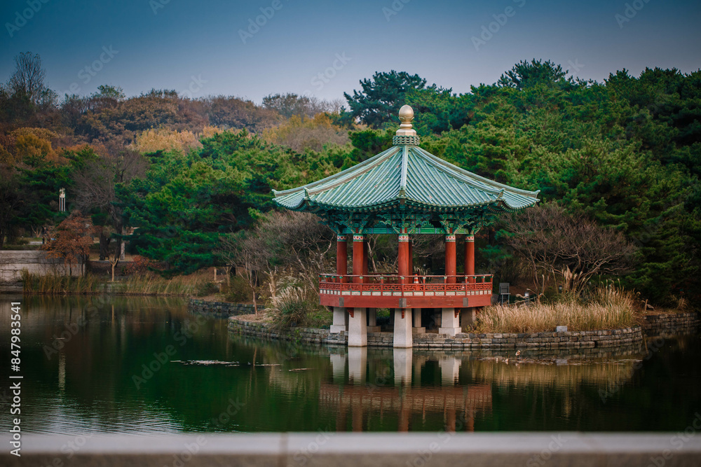 Sunset at the Hyangwonjeong Pavilion in the center of the pond in the Gyeongbokgung palace, Seoul, South Korea.