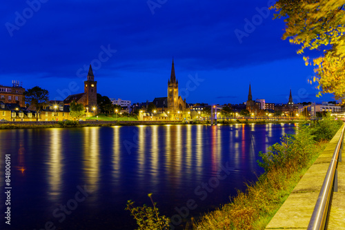 Obraz na płótnie Evening view of the River Ness and Inverness skyline w salonie