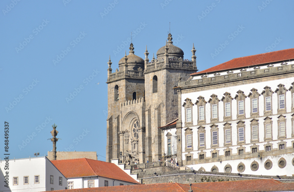 View of the front of the religious building, Santa Sé do Porto View of the front of the religious building, Santa Sé do Porto