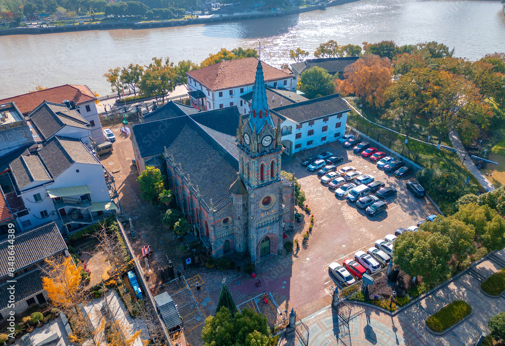 Obraz premium Urban environment of the northern Catholic Church at the Old Bund in Ningbo, Zhejiang Province, China