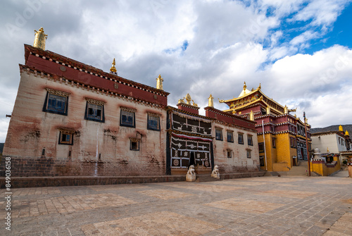 Exterior of the Song Zan Lin Si temple, oustide Shangri-la, Yunnan Province, China, Asia photo