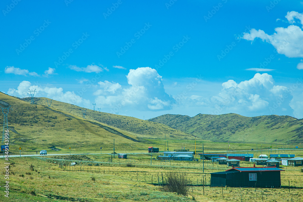 Naklejka premium Aba, Sichuan Province - mountains and grasslands under the blue sky