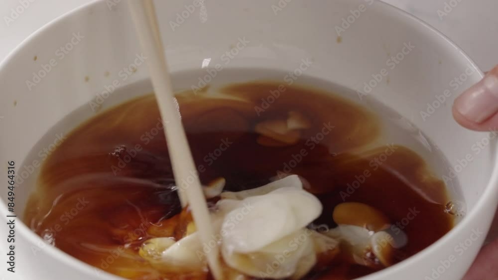 Production process and side dishes of Chinese Northeastern specialty pot-fried pork gravy Production process and side dishes of Chinese Northeastern specialty pot-fried pork gravy