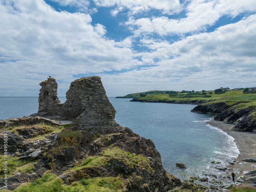 ruins of black castle, wicklow, ireland ruins of black castle, wicklow, ireland