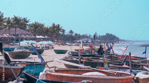 Wallpaper Mural 호이안 바닷가 원형 배들 Torontodigital.ca