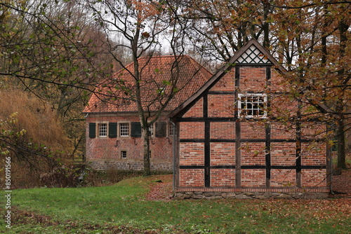 Betrachtung des Klosters Dinklage im Herbst photo