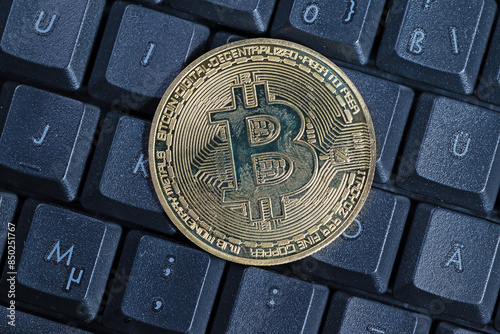 Bitcoin auf einer Computertsatatur