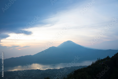Obraz na płótnie Beautiful view of the sunrise at Mount Bromo in Bali, Indonesia
w salonie