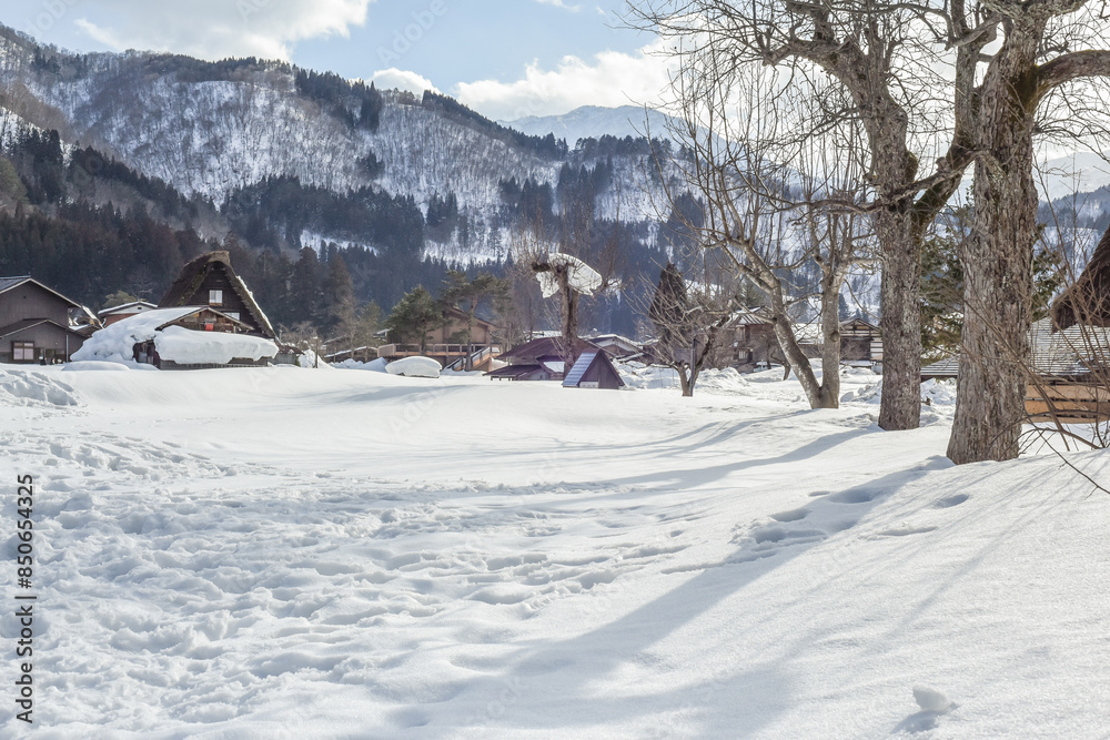 Landscape View Of The Beautiful Historic Villages Of Shirakawa-Go And Gokayama (Gassho Zukuri Folk Village) With Winter Snow, Gifu, Shirakawa, Japan Landscape View Of The Beautiful Historic Villages Of Shirakawa-Go And Gokayama (Gassho Zukuri Folk Village) With Winter Snow, Gifu, Shirakawa, Japan