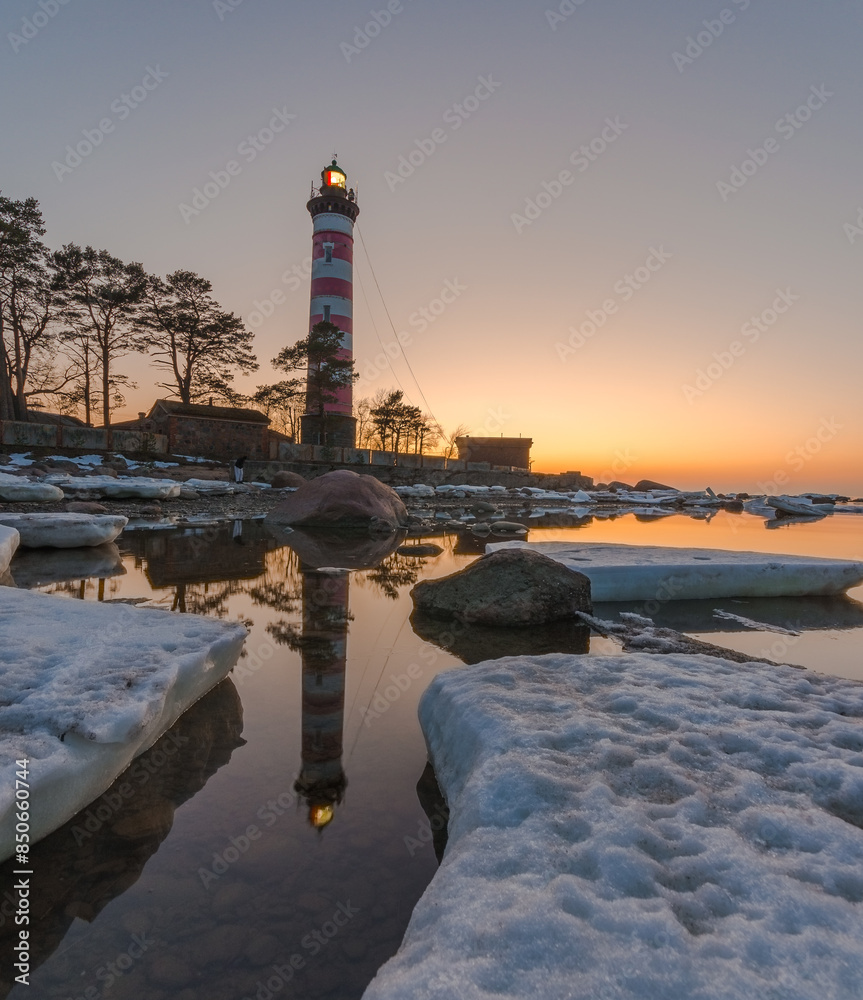 Fototapeta premium lighthouse at sunset