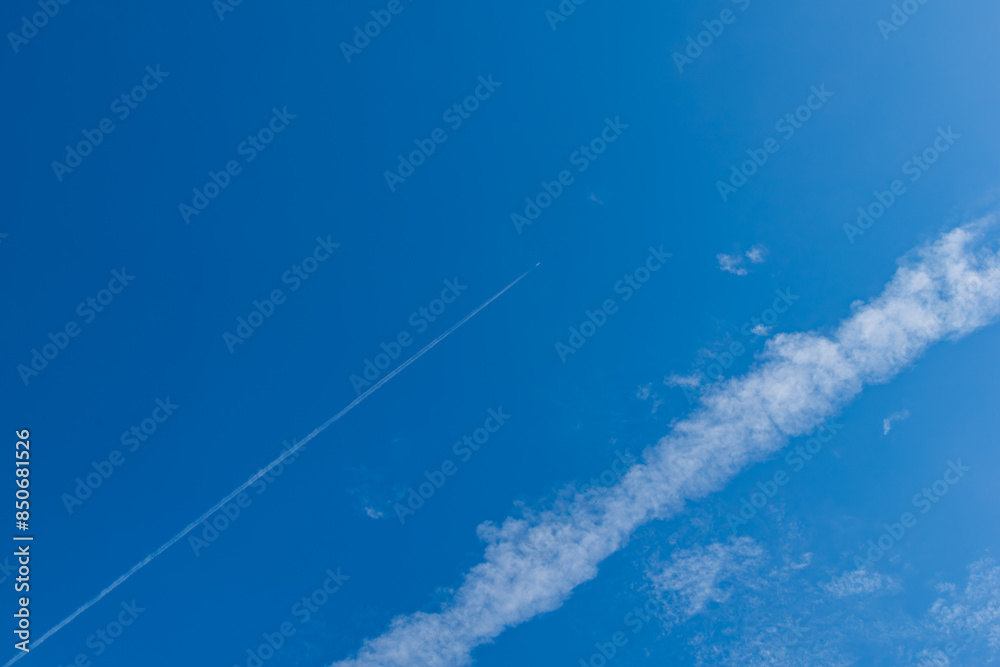 青空と飛行機雲 青空と飛行機雲