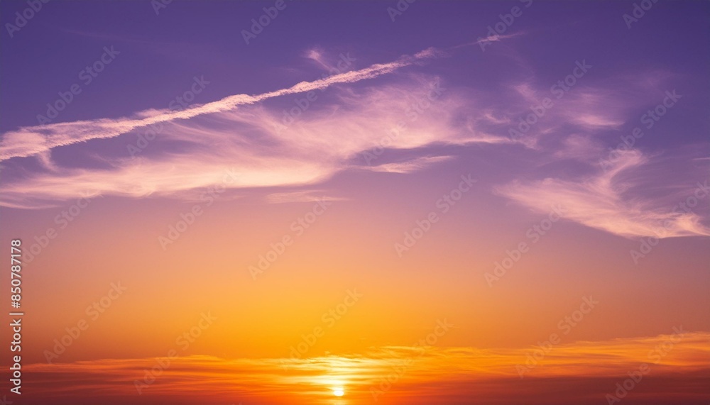 Obraz premium 美しい懐かしい昔を思い出す素晴らしい夕暮れ時の夕空