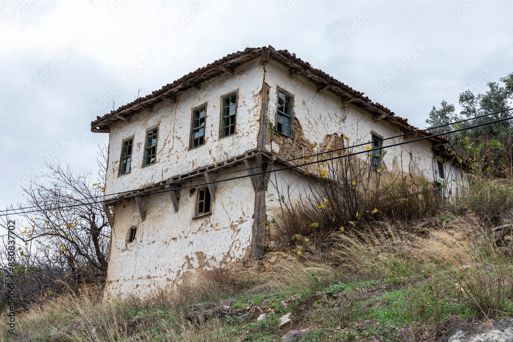 Adobe houses of cultural value in the villages of Bursa Iznik Adobe houses of cultural value in the villages of Bursa Iznik