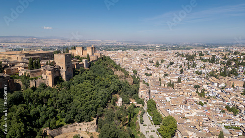 viajando por la ciudad de la alhambra de Granada, España