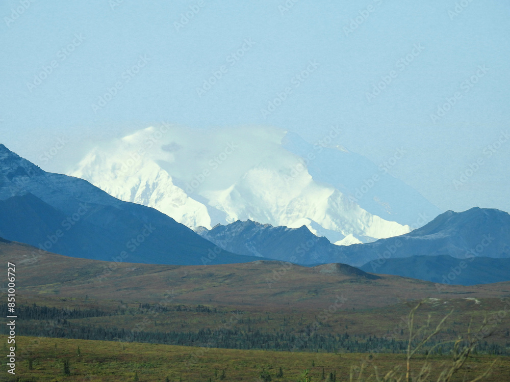 Fototapeta premium Spectacular view of Alaska's Mount Denali in early fall