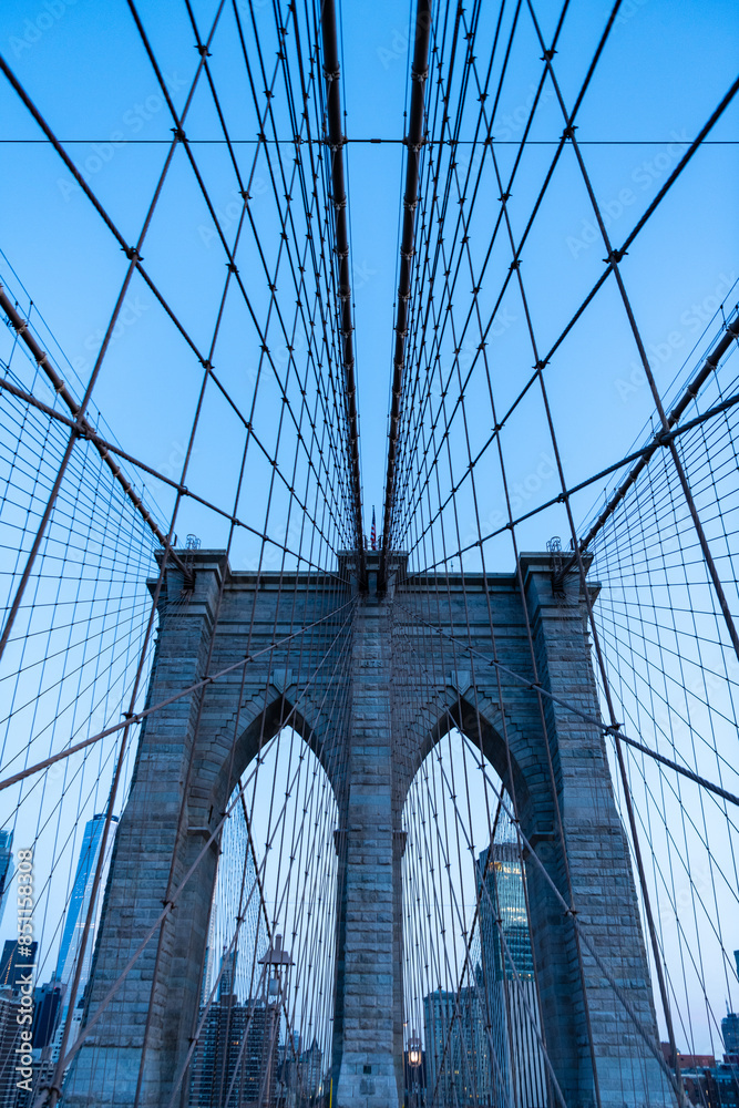 Fototapeta premium architecture of historic bridge in brooklyn. new york bridge connecting Manhattan and Brooklyn. brooklyn bridge of new york city. american architecture landmark. Stunning architecture