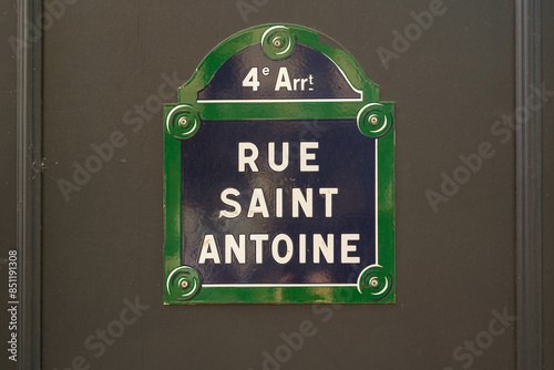 Cuadro en lienzo Typical vintage parisian street sign , Rue Saint Antoine