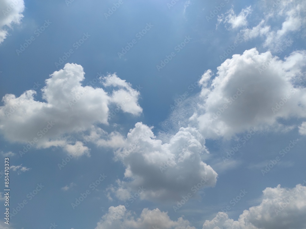 Obraz premium Beautiful blue sky with clouds background