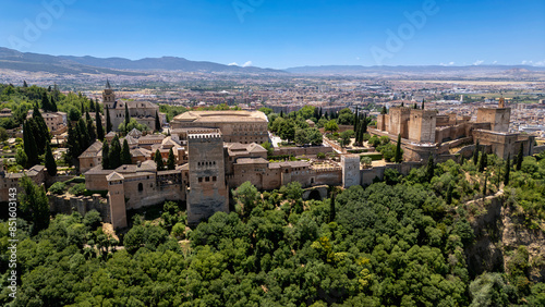 Obraz na plátně Vista aérea de la hermosa alhambra de Granada en Andalucía, España