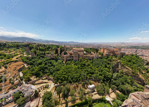 Vista panorámica de la ciudad de Granada con la alhambra, España