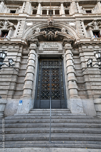 Obraz na płótnie Bank of Italy - Palermo, Italy w salonie