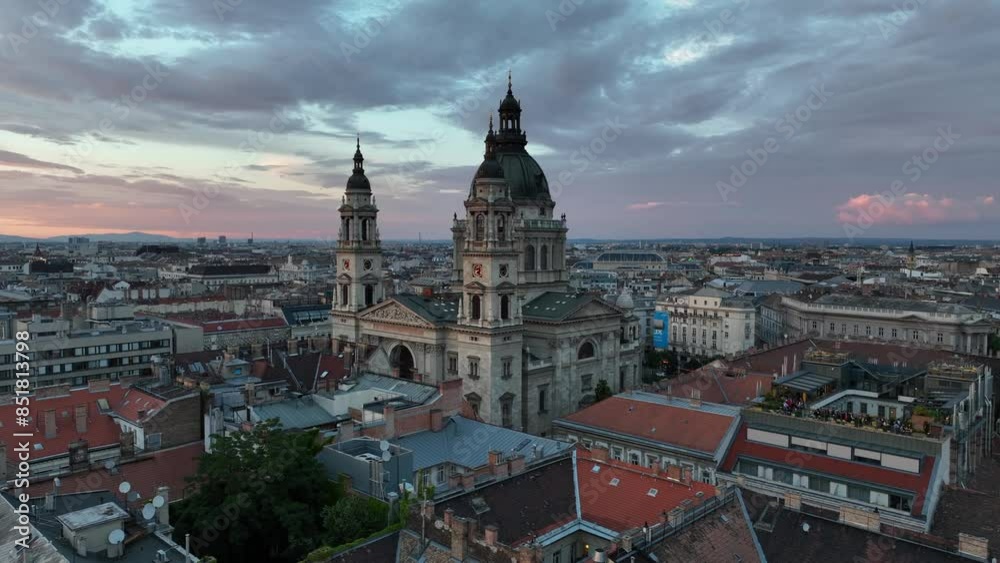 Aerial video about the St Stephens basilica in Budapest, Hungary. Hungarian name is Szent Istvan bazilika. Amazing sunset colors on the background.
