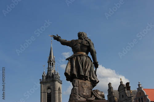 Wallpaper Mural Statue de la Princesse d'Espinoy - Christine de Lalaing, beffroi de Tournai, Belgique Torontodigital.ca