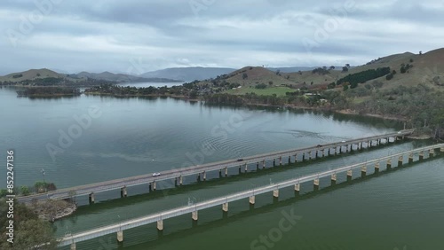 Wallpaper Mural Scenic drive over Bonnie Doon bridge and Lake Eildon Torontodigital.ca