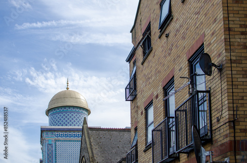 muslim architecture in the middle of London