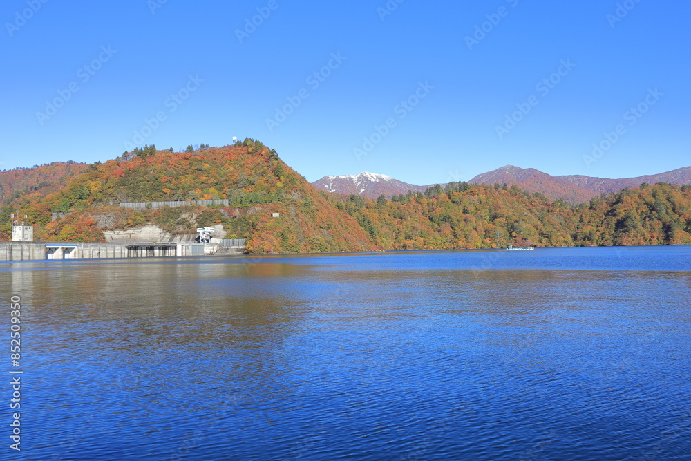 紅葉の奥只見湖 紅葉の奥只見湖