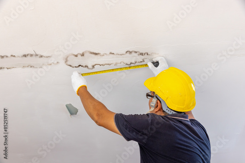 Tableau sur toile Essential Steps for Handyman Ceiling Leak Fixes