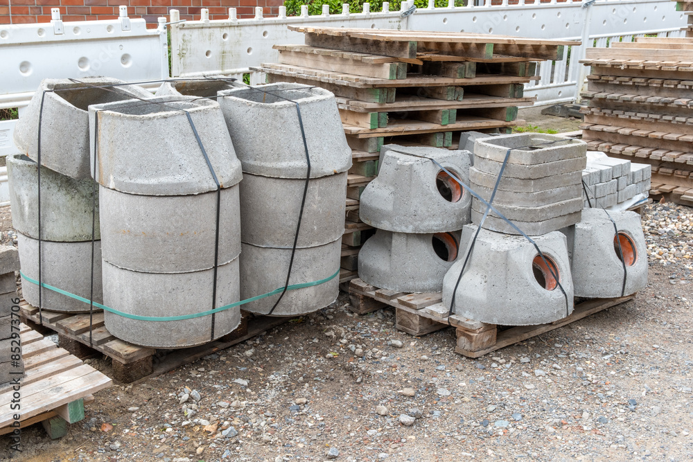 Components for a concrete road channel Components for a concrete road channel