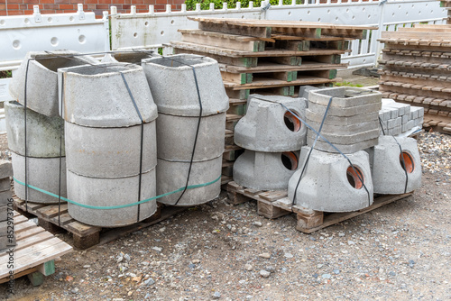 Fotografie Components for a concrete road channel