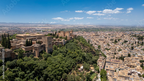 viajando por la ciudad de la alhambra de Granada, España
