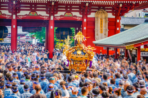 Wallpaper Mural 浅草の三社祭の風景 Torontodigital.ca