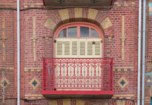 Obraz na płótnie red balcony of Belle Epoque houses along the French coast