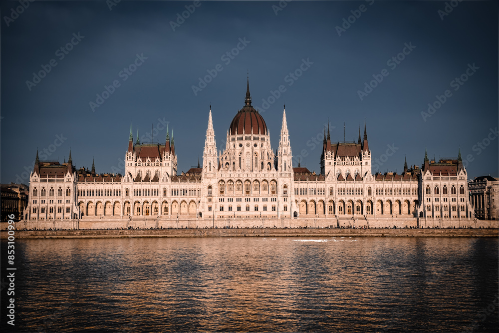 Fototapeta premium Parlement de Budapest