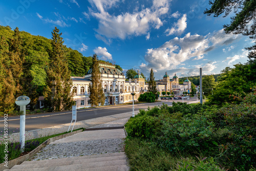 Obraz na płótnie Colonnade view of Social (culture) house and hotel - center of small UNESCO spa town Marianske Lazne (Marienbad) - Czech Republic, Europe w salonie