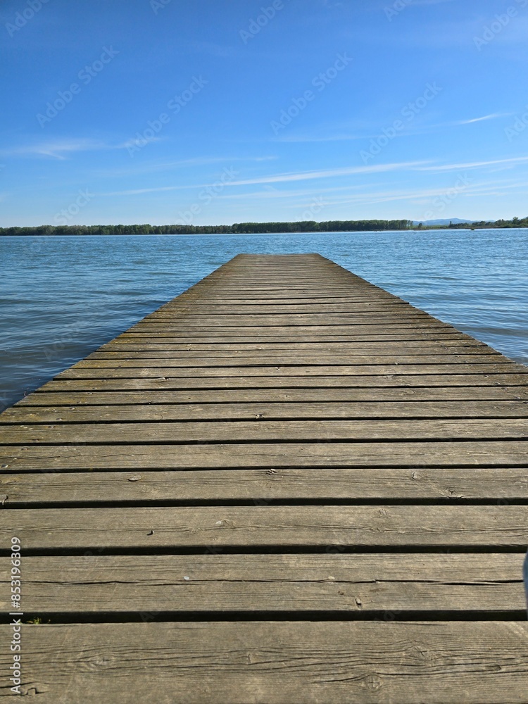 Obraz premium wooden pier on the beach