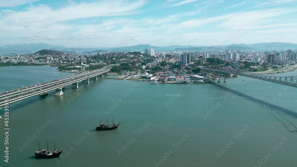 Structure of the Ponte Hercílio Luz, Beira Mar Estreito located in Florianópolis, Brazil Structure of the Ponte Hercílio Luz, Beira Mar Estreito located in Florianópolis, Brazil