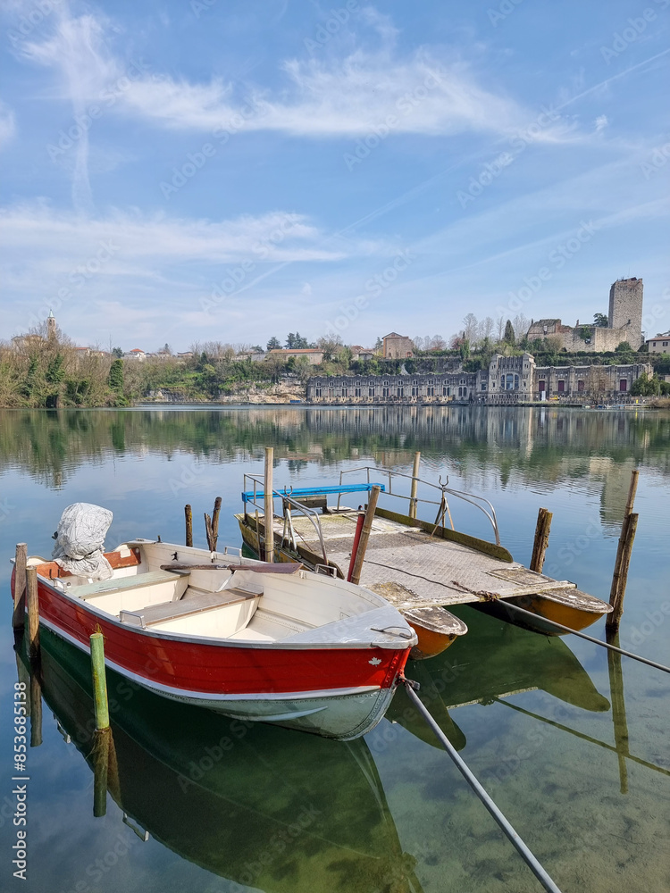 Obraz premium boats on the lake