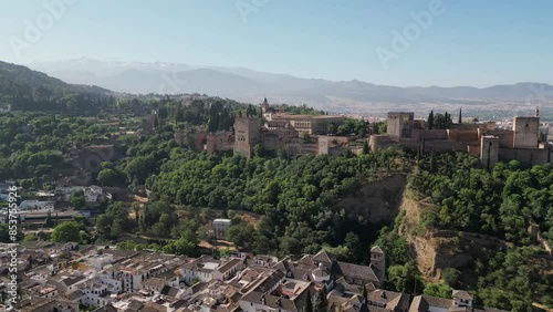 Vista aérea de la hermosa alhambra de Granada en Andalucía, España