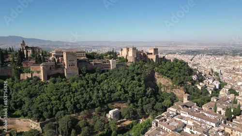 Vista aérea de la hermosa alhambra de Granada en Andalucía, España