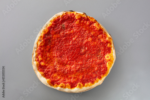 pizza, marinara, pomodoro, origano, rossa, croccante, romana, roma, italia, mafia, alimento, pizzeria, tavolo, legno, grezzo, chiaro, ingredienti, pasti, cena, pranzare, tavolino, venature, micro, mac