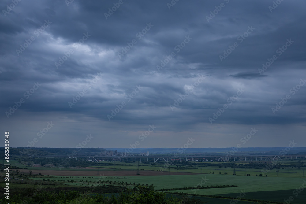 Fototapeta premium Gewitter im Tal