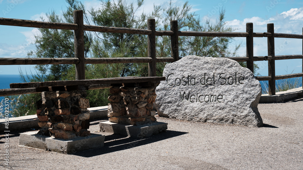Foto scattata lungo la strada che connette Marina di Campo a Pomonte.
