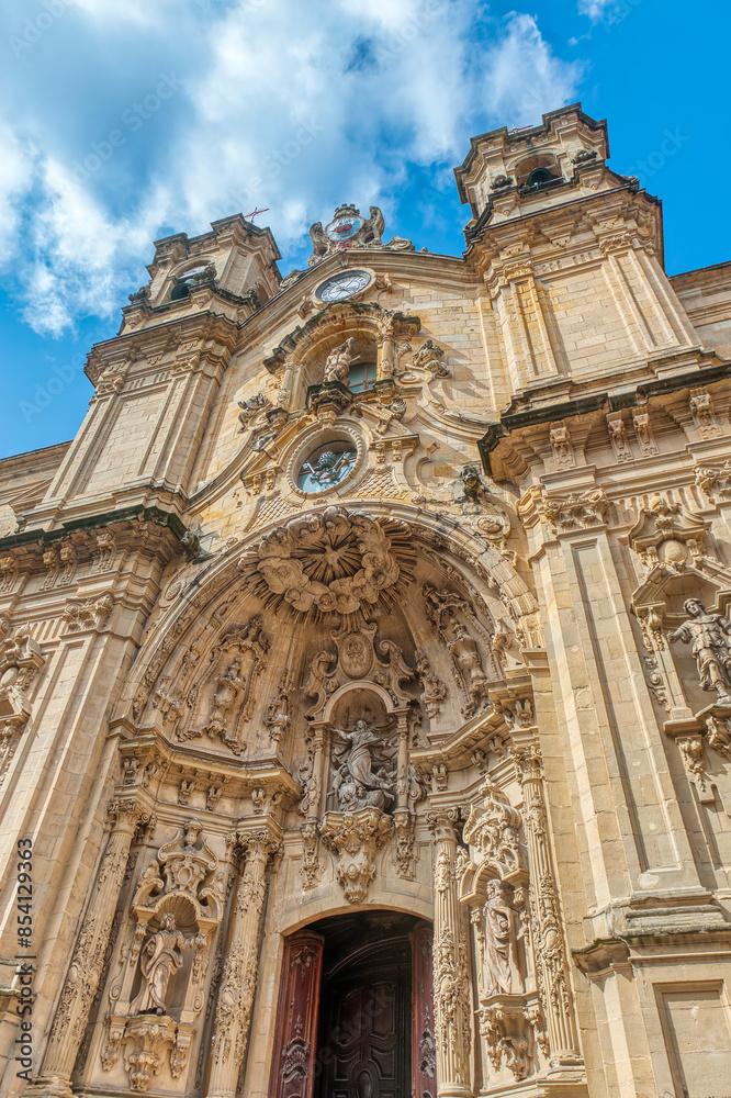 Guipuzcoa is a Spanish territory and one of the three provinces that form the autonomous community of the Basque Country. Guipuzcoa is a Spanish territory and one of the three provinces that form the autonomous community of the Basque Country.