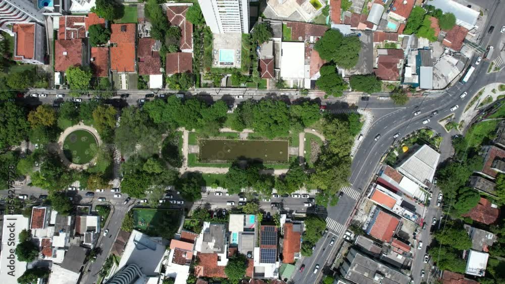 Praça de Casa Forte no Bairro de Casa Forte no Recife - Pernambuco visto de cima com drone 4k - Brasil